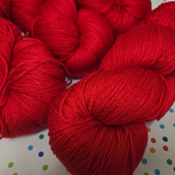 NIP LOOPS & THREADS VALUE PACK KNITTING YARD RED TOTAL 2120 YDS - Picture 7 of 8